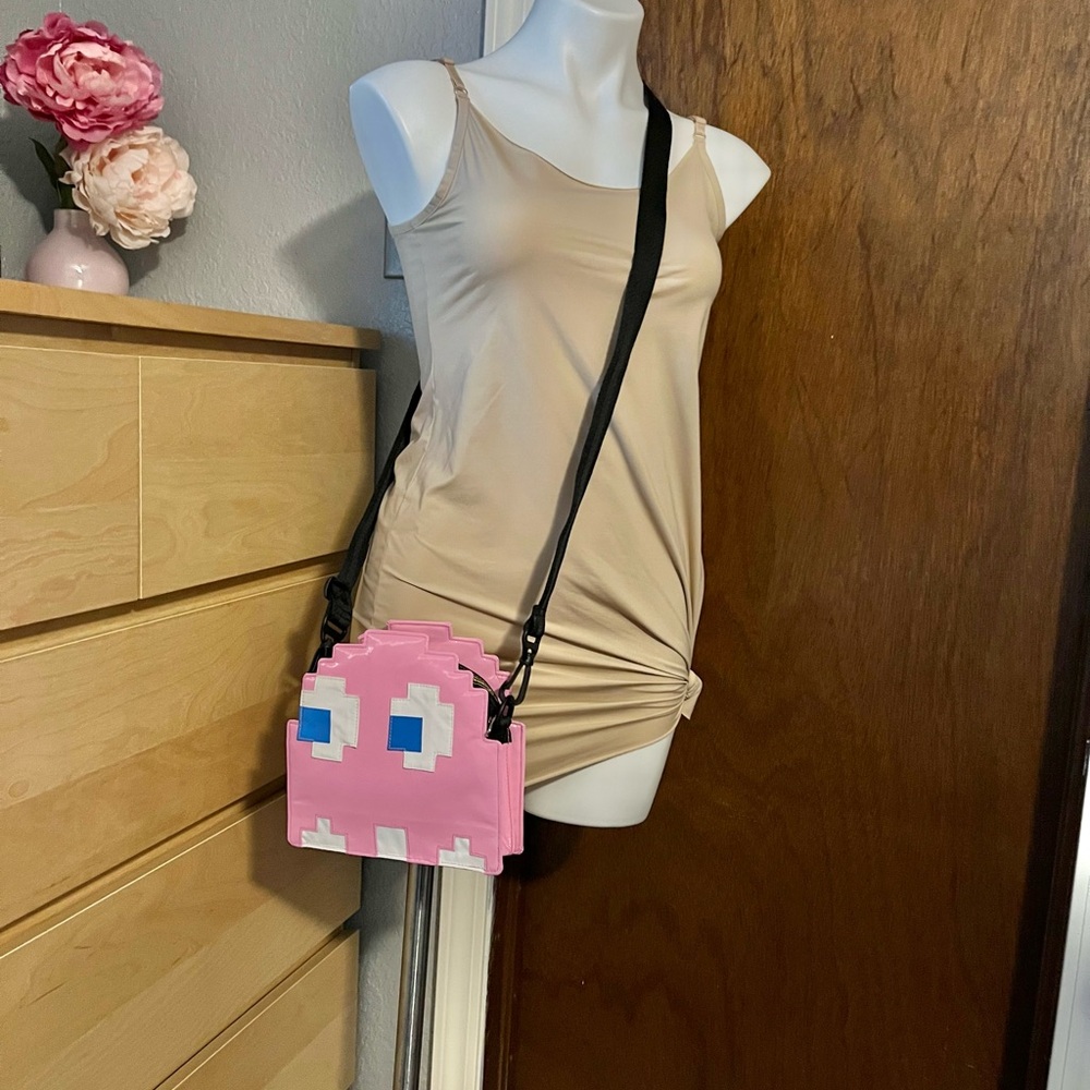 LeSportsac  Pacman Game Retro Crossbody Purse PINKY PINK Pixl Ghost